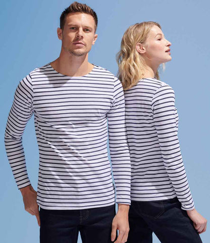 01402 White/Navy Model
