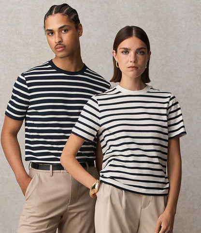 03981 Off White/Navy Model
